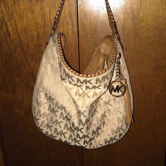 Michael Kors Handbags - EUC Michael Kors Bag